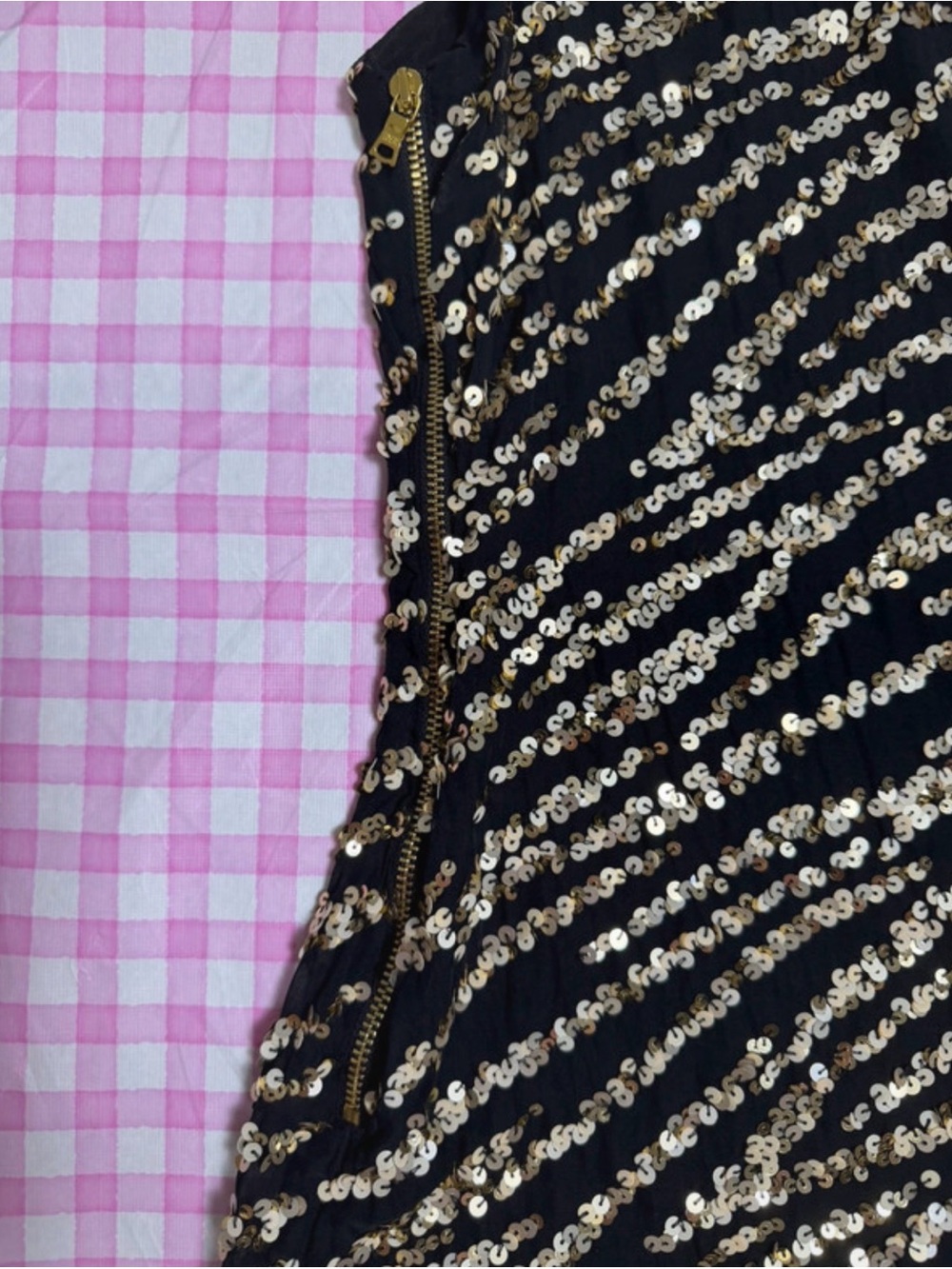 Alice + Olivia One-Shoulder Black and Gold Sequin Mini Dress - Picture 5 of 6